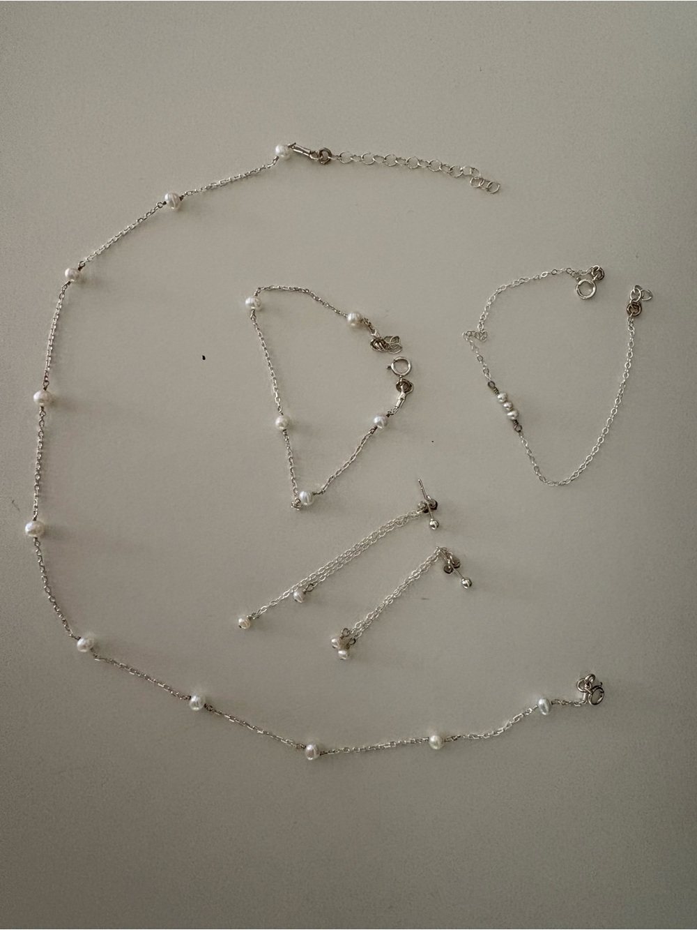 Pearl Necklace, 2 Bracelet 
S & Earring Set - White Pearls